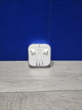 Original OEM Apple IPhone Wired 3.5mm Headset EarPods Headphones